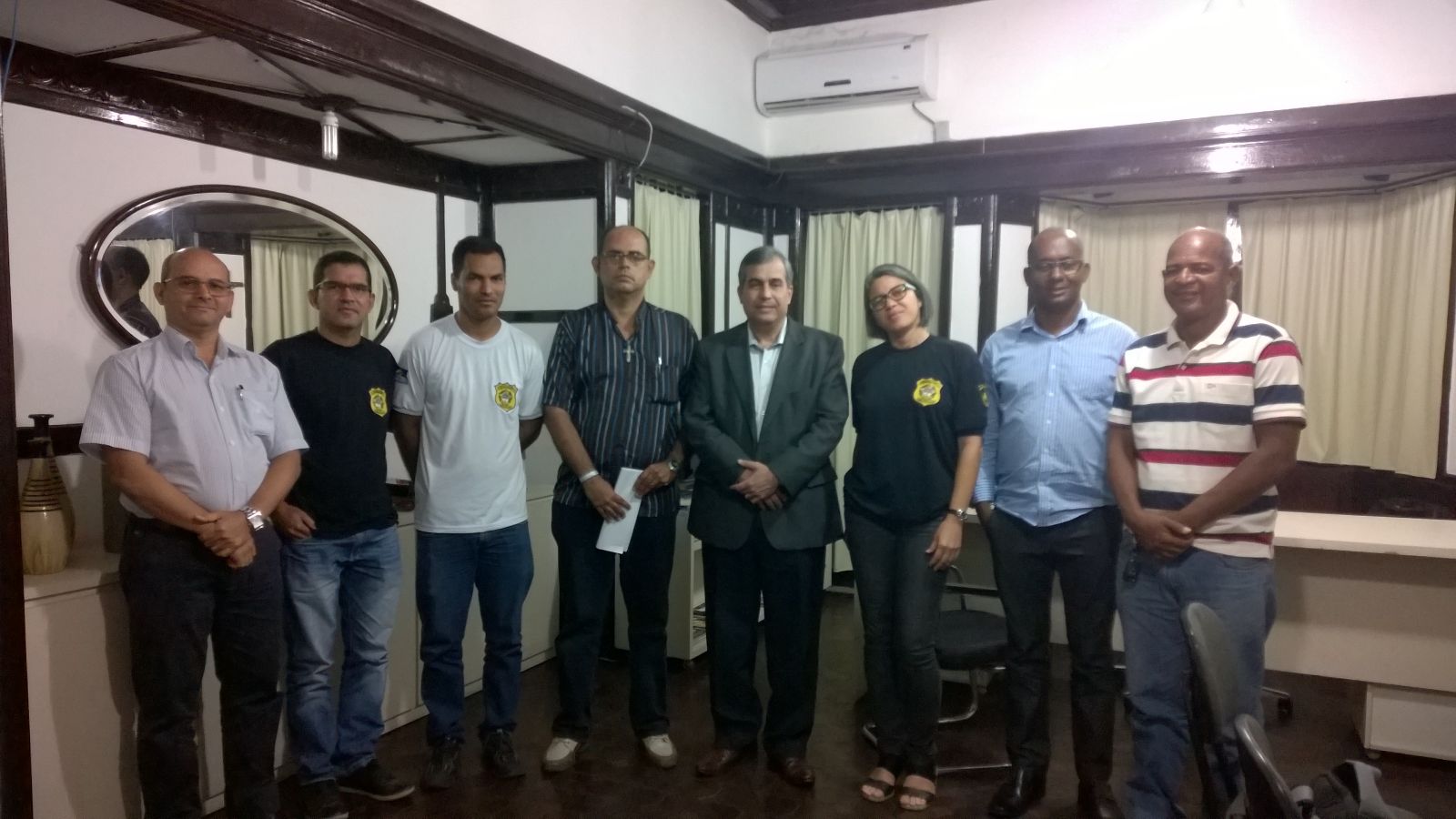 Photo of Reunião conjunta do o Sindasp-PE, agentes do Complexo do Curado e secretário da SERES, coronel Eder Vespaziano