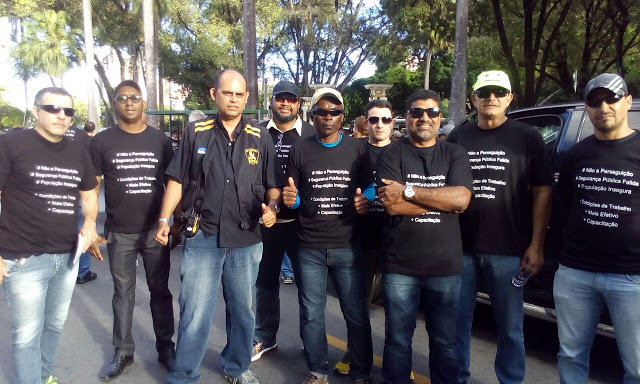 Photo of Profissionais da segurança pública protestam no Centro do Recife